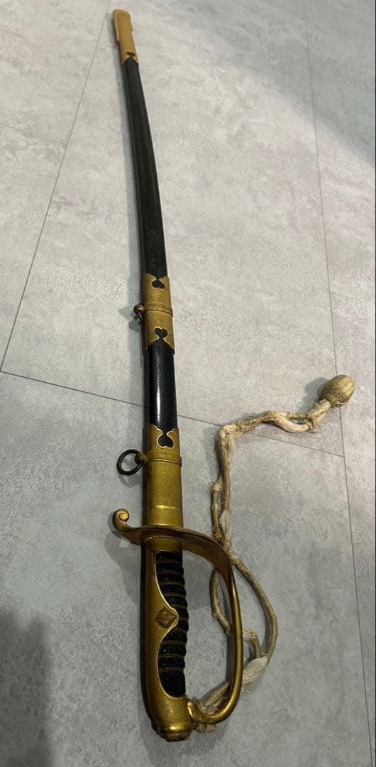 旧日本軍　サーベル　模造刀になります。欲しい方がいる為最終値下げ。