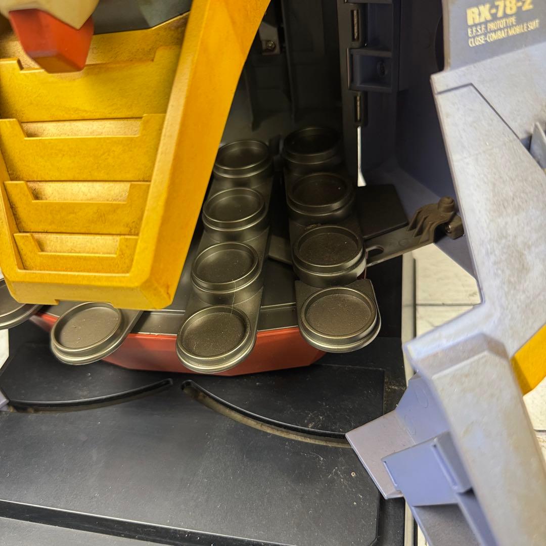 ガンダム 胸像型 ディスプレイケース MOBILE SUIT GUNDAM