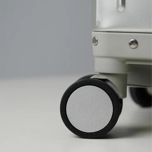 イノベーター アルミスーツケース シルバー INV1811STP キャリーケース