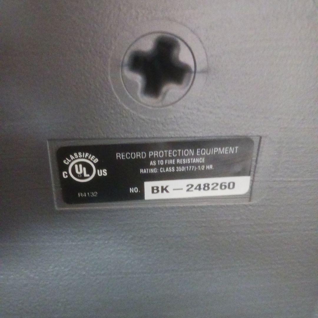 最終希望価格　鍵付き　ポータブル防火保管庫　BK-248260　発送料込み
