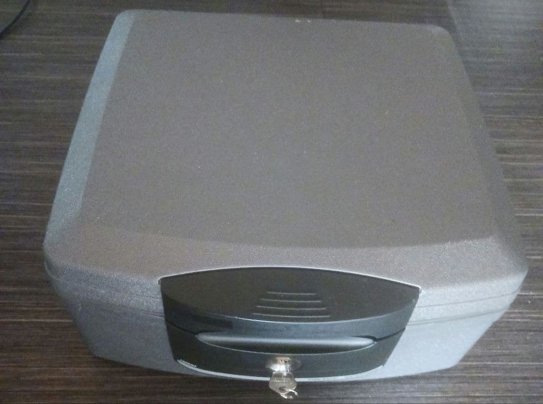 最終希望価格　鍵付き　ポータブル防火保管庫　BK-248260　発送料込み