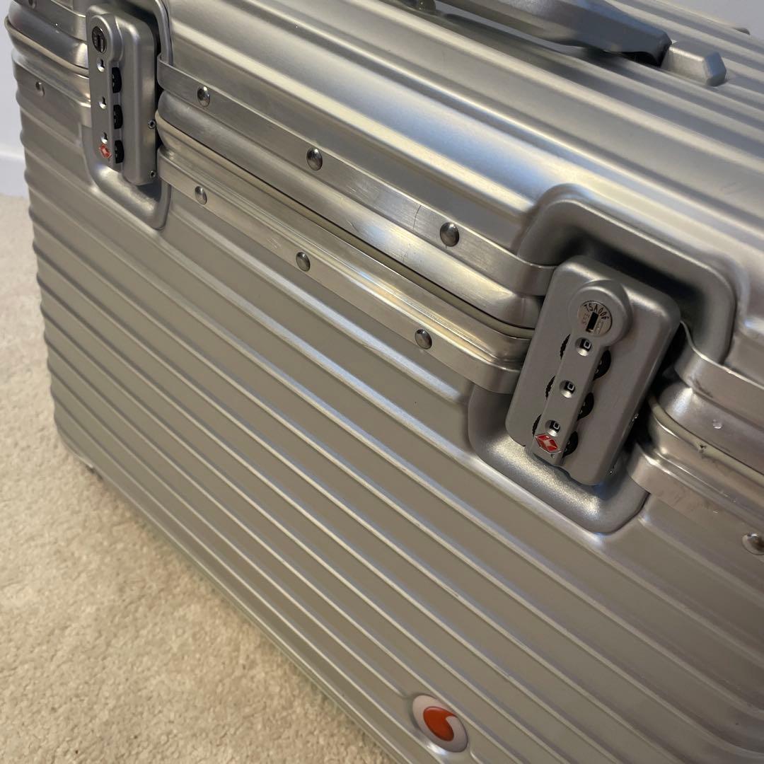 美品 RIMOWA × Vodafone Topas PILOT 2輪 アルミ