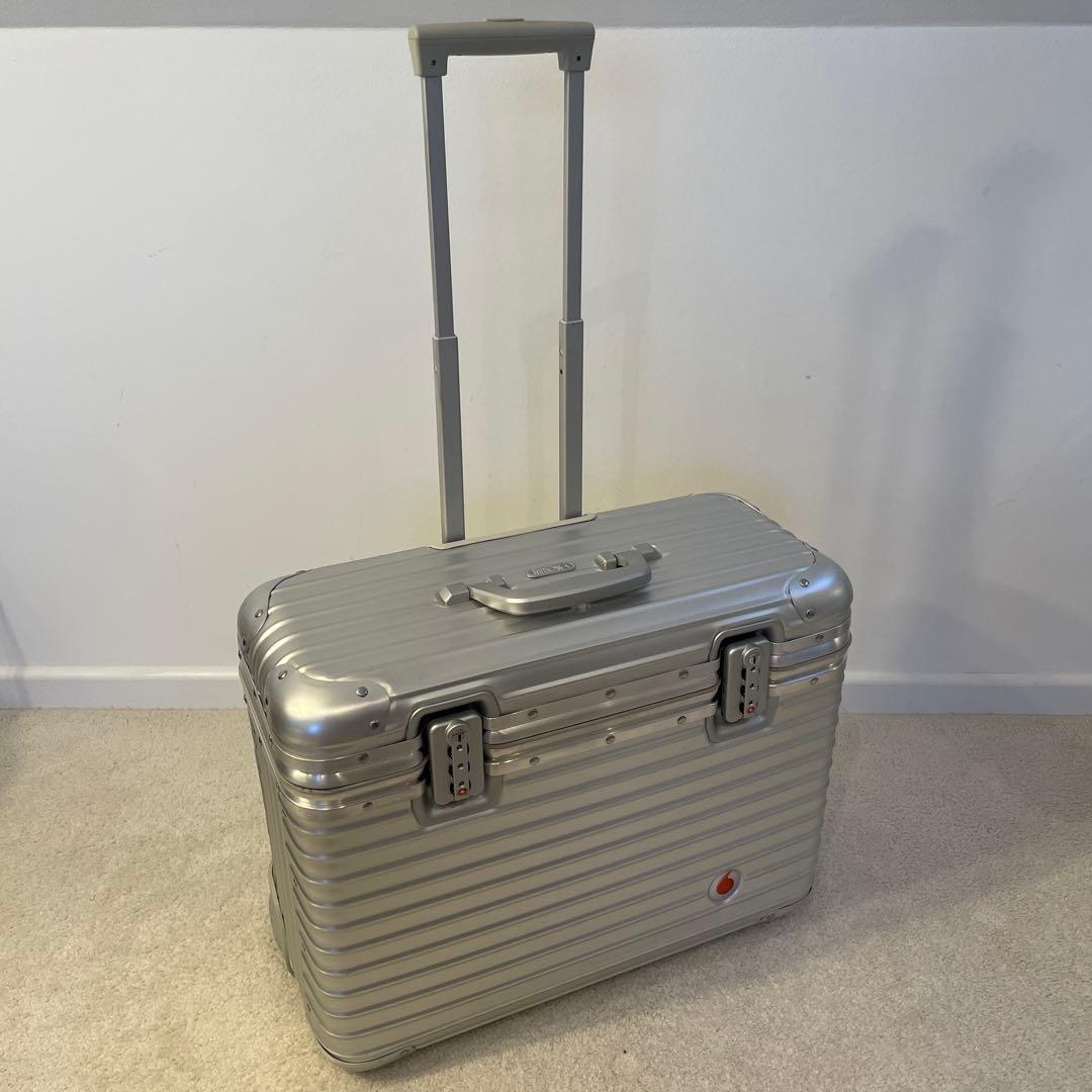 美品 RIMOWA × Vodafone Topas PILOT 2輪 アルミ