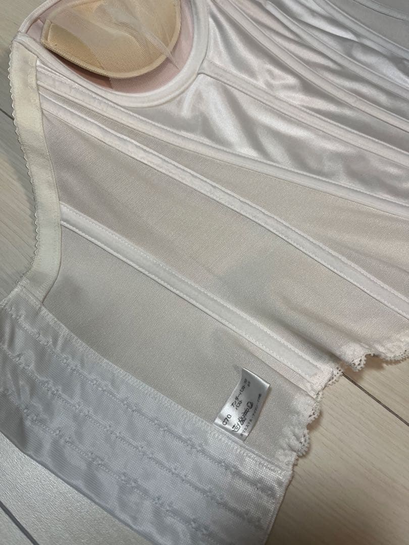 ホワイト ブライダルインナー C70、キレイウォーカーM