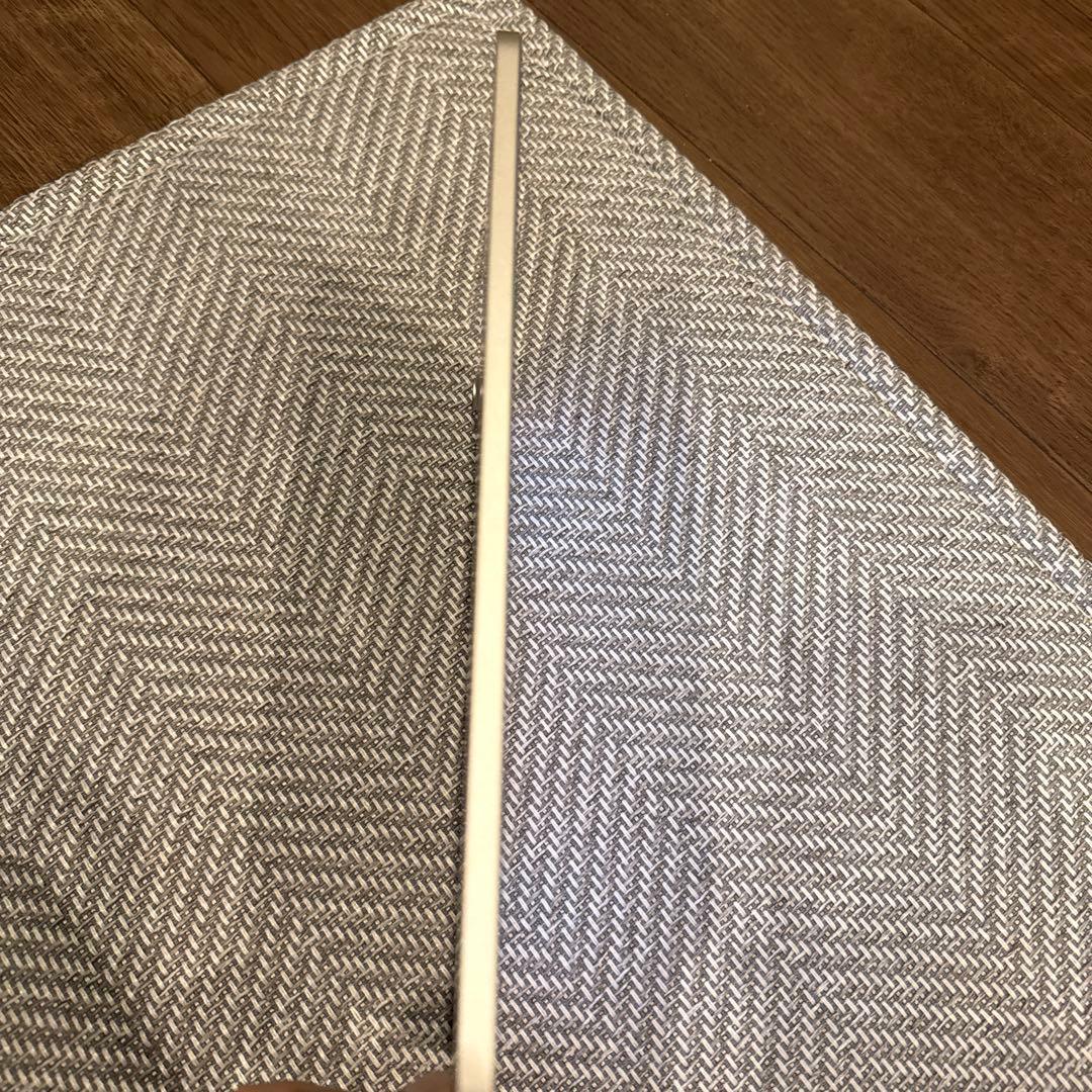 iPad Air 第5世代 256GB 10.9インチ スターライト 極美品