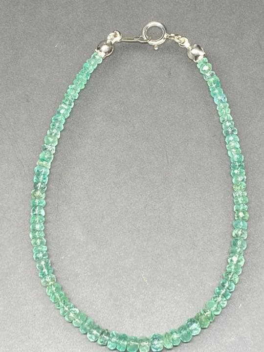 [5月誕生石][宝石質] SSSエメラルド ボタンカット