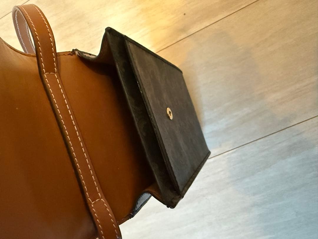 CELINE スマホショルダーバッグ
