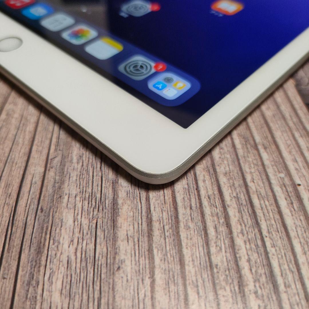 iPad 第8世代 32GB SIMフリー シルバー 美品