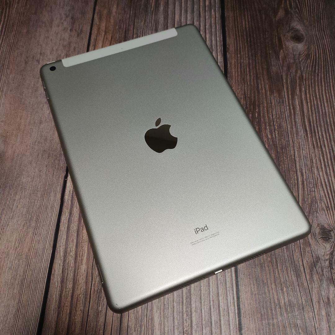 iPad 第8世代 32GB SIMフリー シルバー 美品