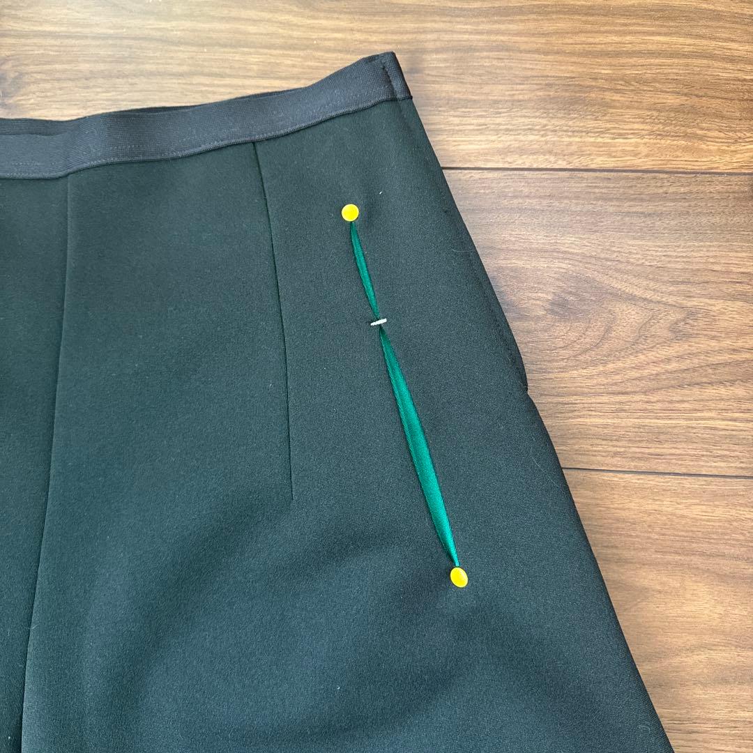 新品TOGA PULLAダークグリーン パンツ