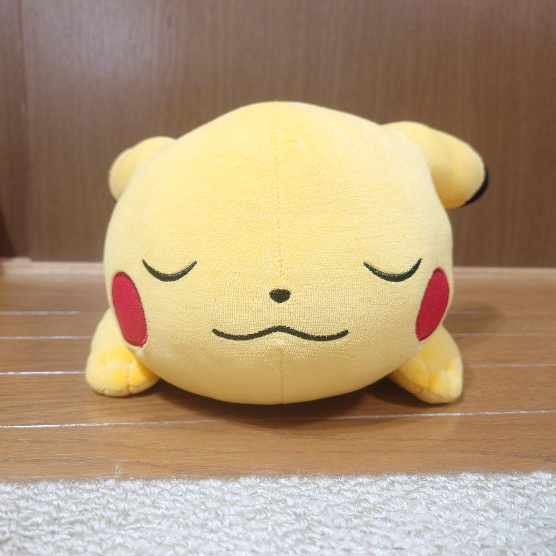【美品】ポケモンセンター すやすやピカチュウ BIG 2015 ぬいぐるみ