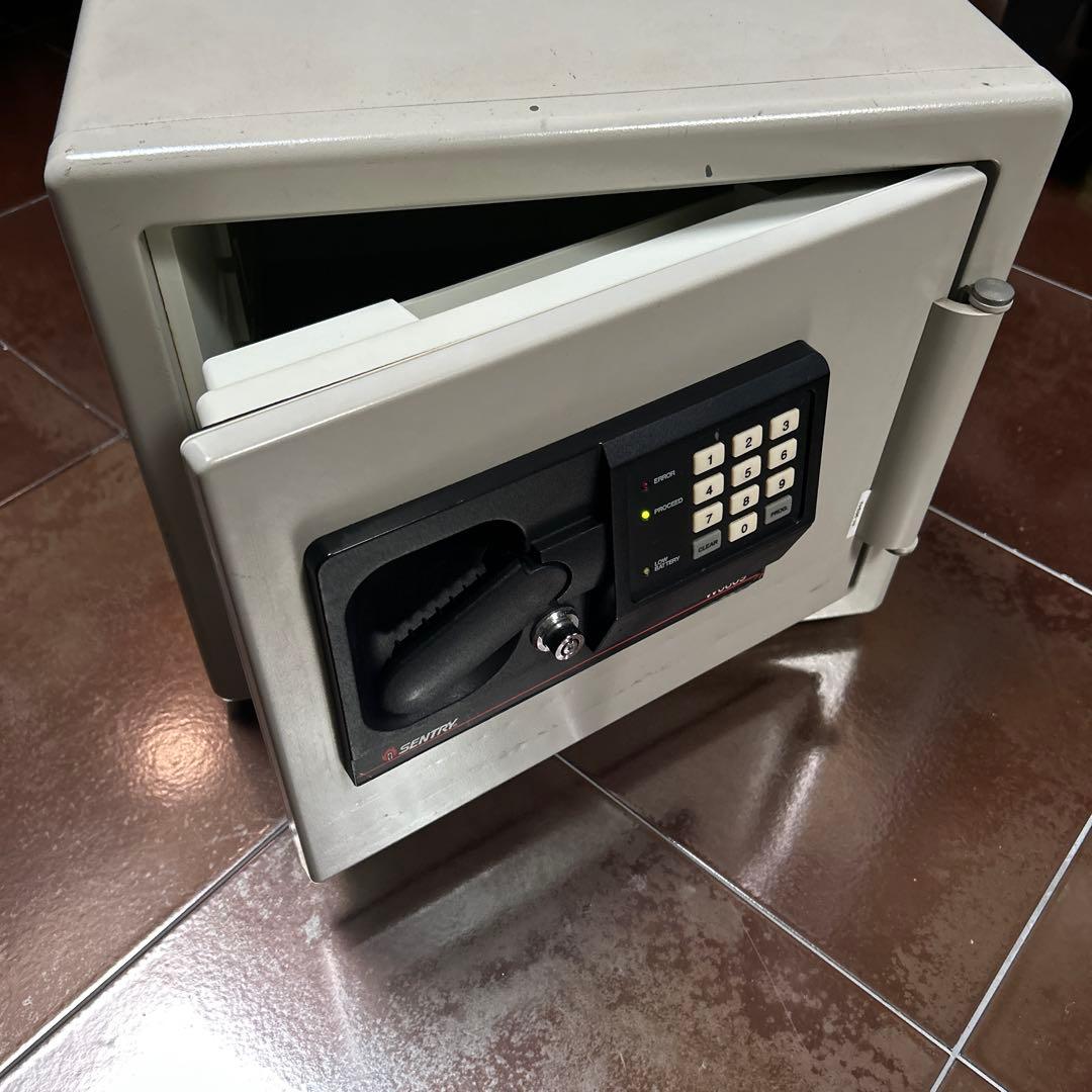 Sentry（セントリー）耐火金庫 W0809