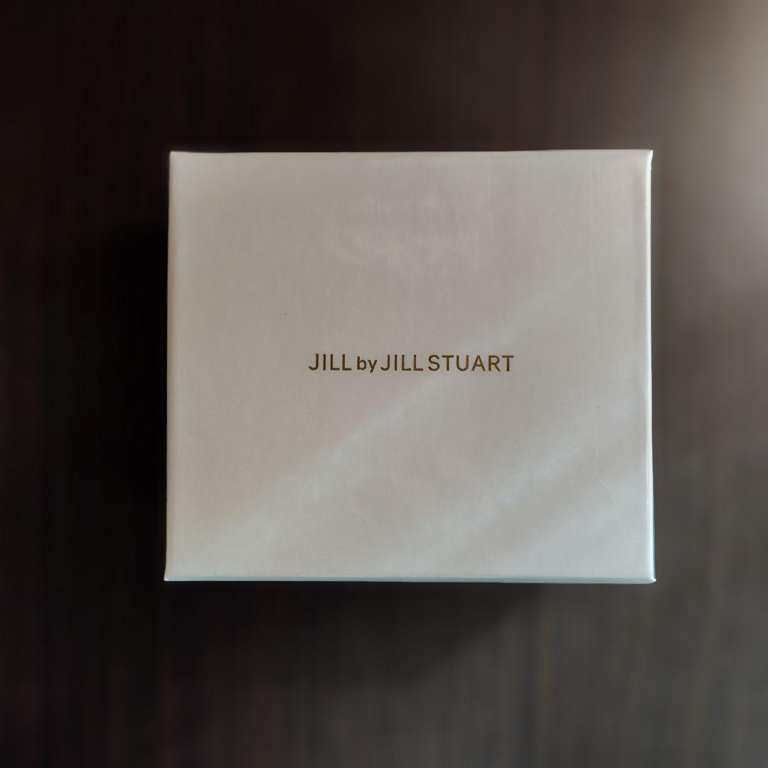 ジルスチュアート　ビジュキルティング二つ折り財布　新品　ピンク　キルト　リボン