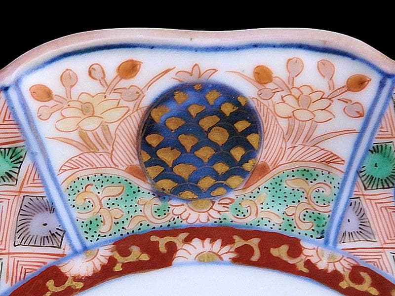 古伊万里　金襴手　松竹梅　菊花四方襷紋に花の図　６寸皿　N149AS-CYy