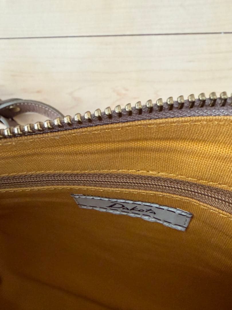 Dakota ダコタショルダーバッグ　オーク