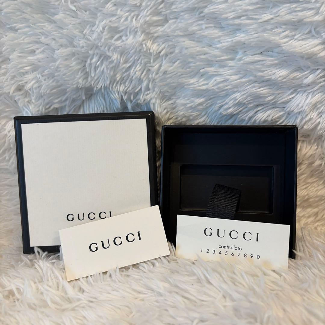 GUCCI グッチ　ブレスレット アクセサリー　ブラック GUCCI刻印
