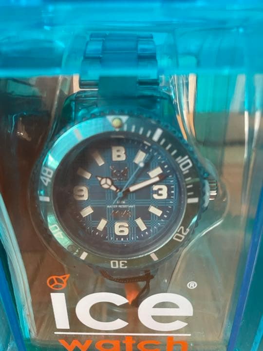 希少アイテム　Ice watch　メンバーとお揃いのＡＫＢ４８　特別仕様