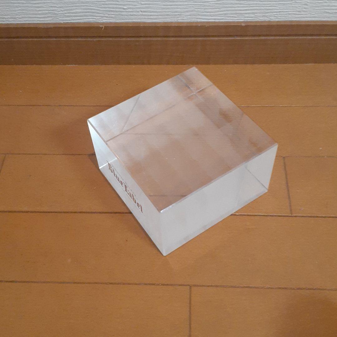 ジョニーウォーカーブルーラベル空瓶　台座　箱付き