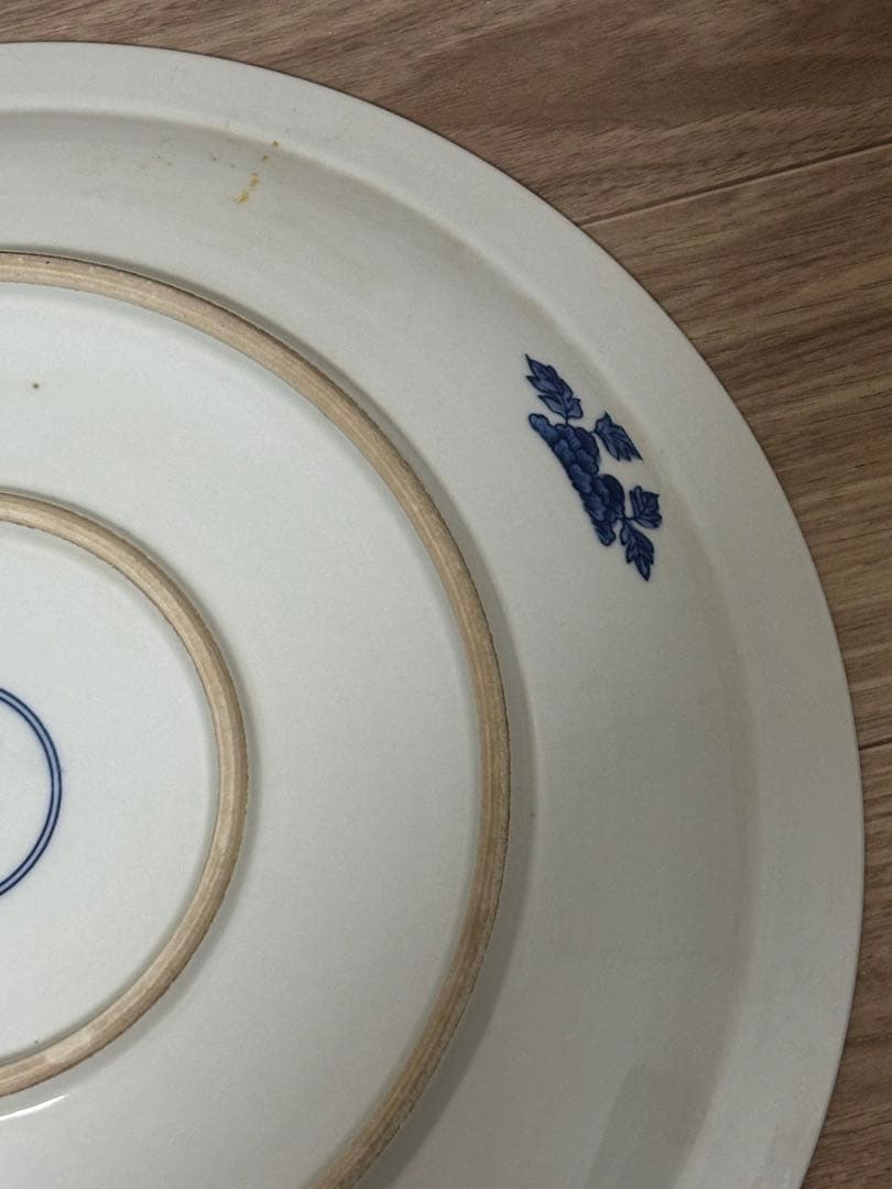 中国　青いドラゴン模様の陶器皿　大皿