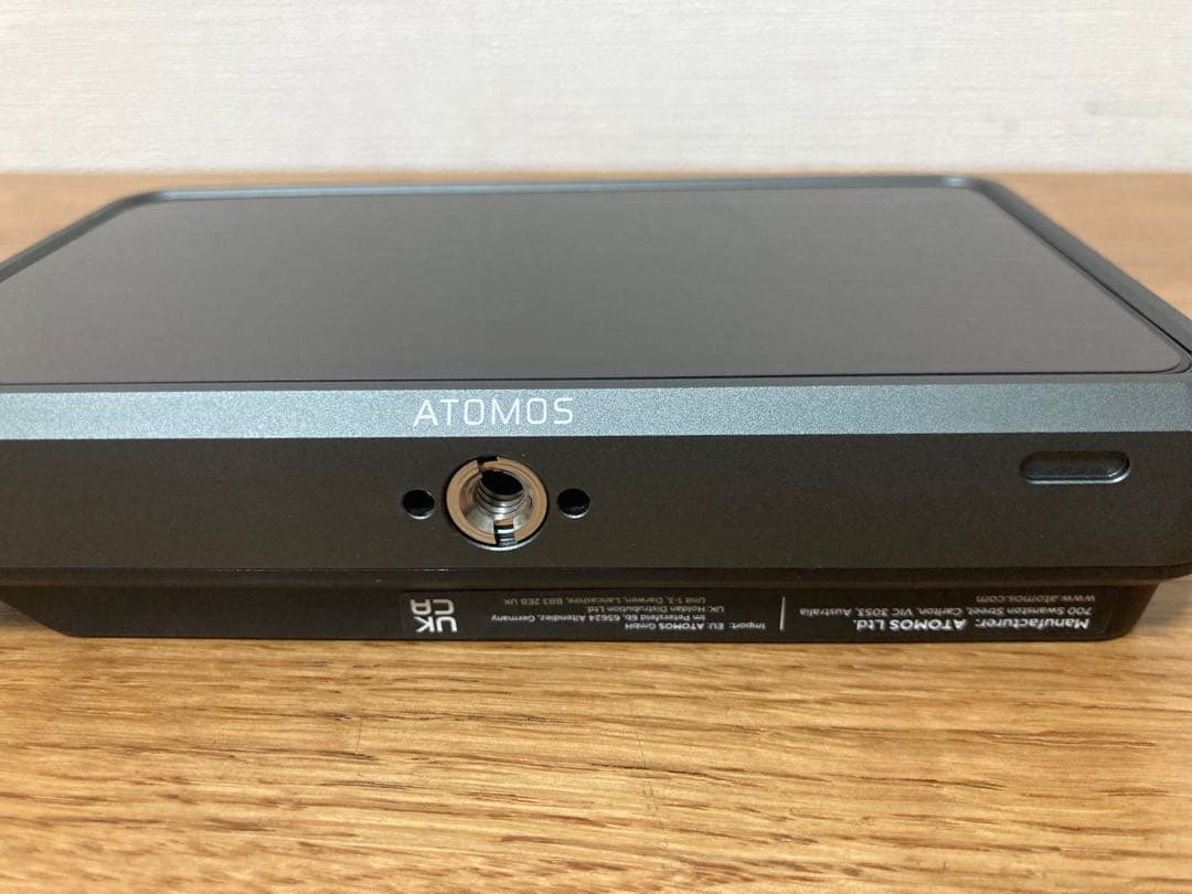 値下げ「Atomos ninja v+」「 純正バッテリー3個とアクセサリー」