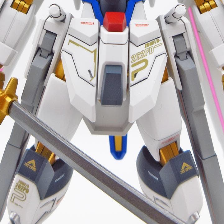 ＨＧ　マイティーストライクフリーダム　ガンダム　完成品　塗装　プラモデル