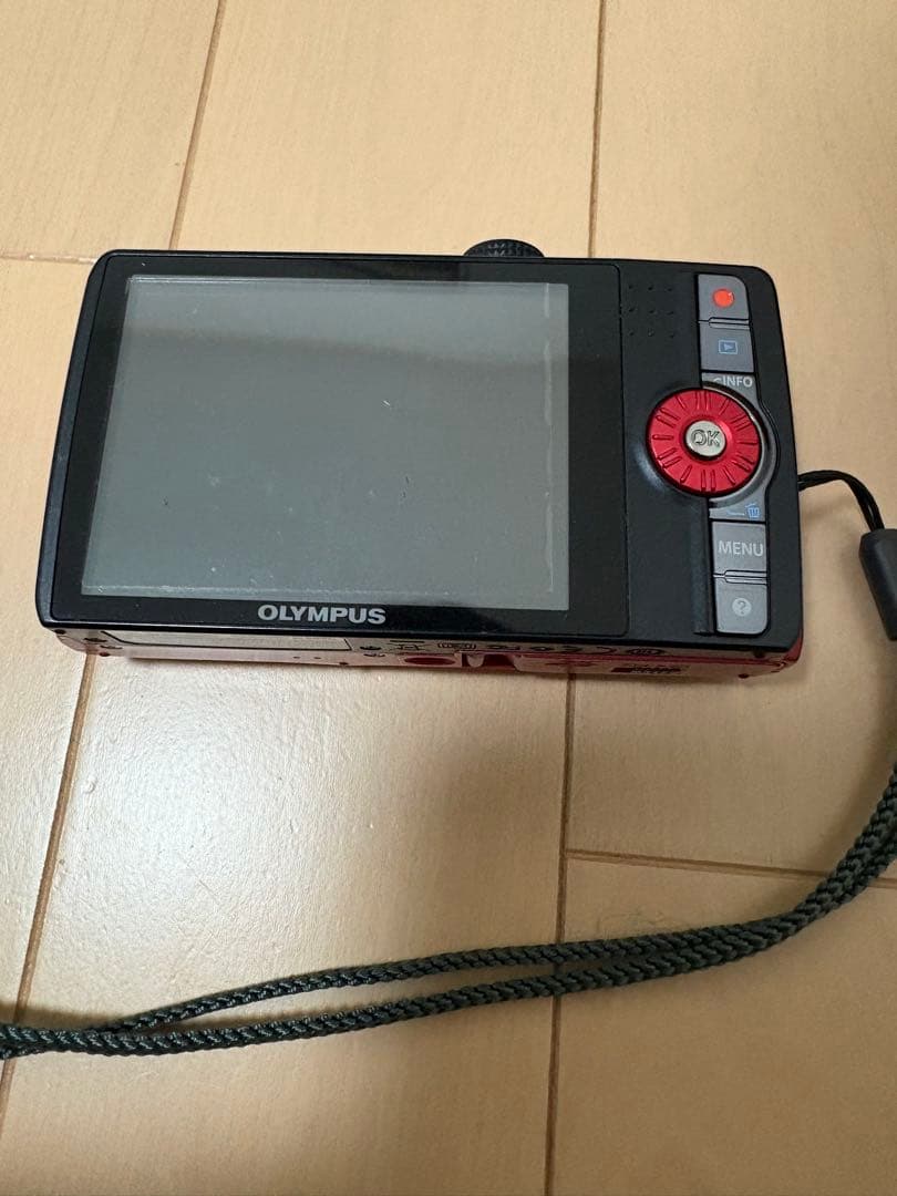 OLYMPUS コンパクトデジタルカメラ レッド