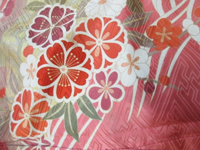 お値下げ！本加工☆豪華ピンク金駒刺繍振袖