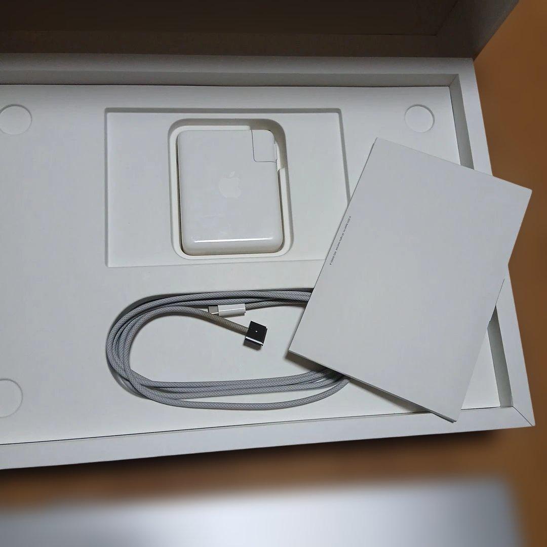 MacBook Pro シルバー