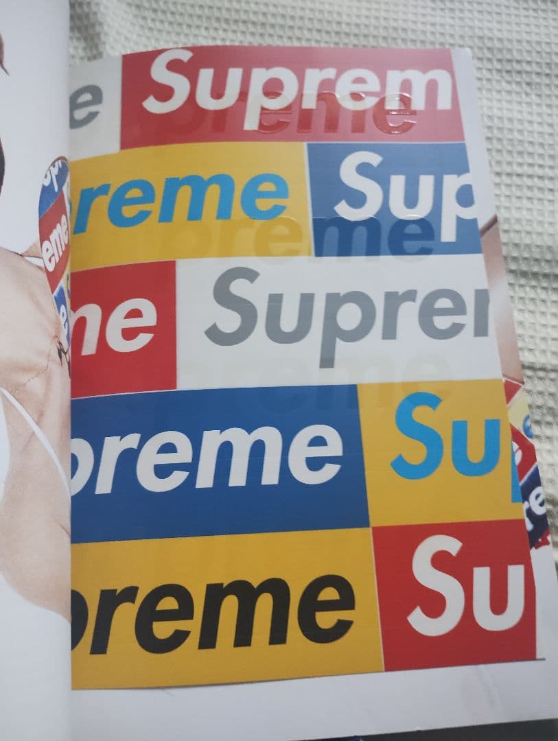 Supreme BOOK VOL 3 シュプリーム ギャロ ステッカー付き