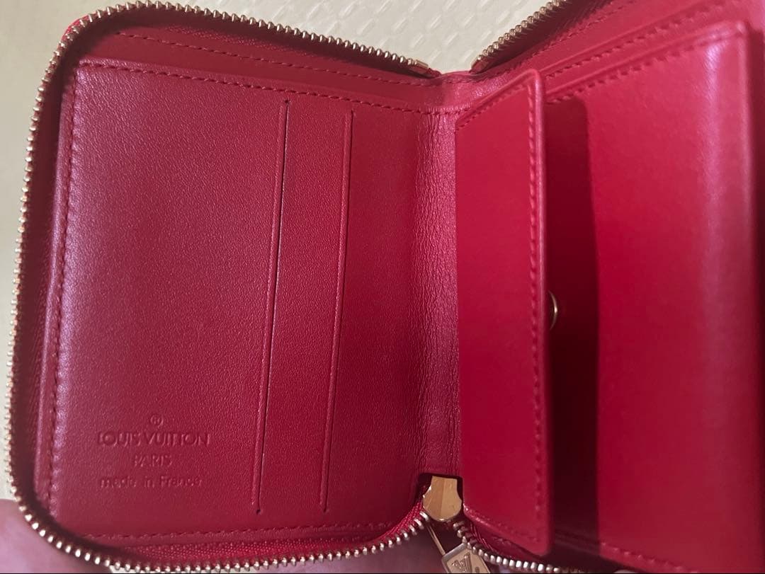 Louis Vuitton 赤 レザー エナメル 二つ折り財布