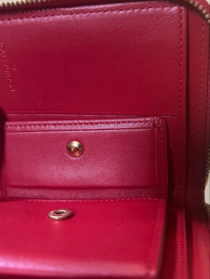 Louis Vuitton 赤 レザー エナメル 二つ折り財布