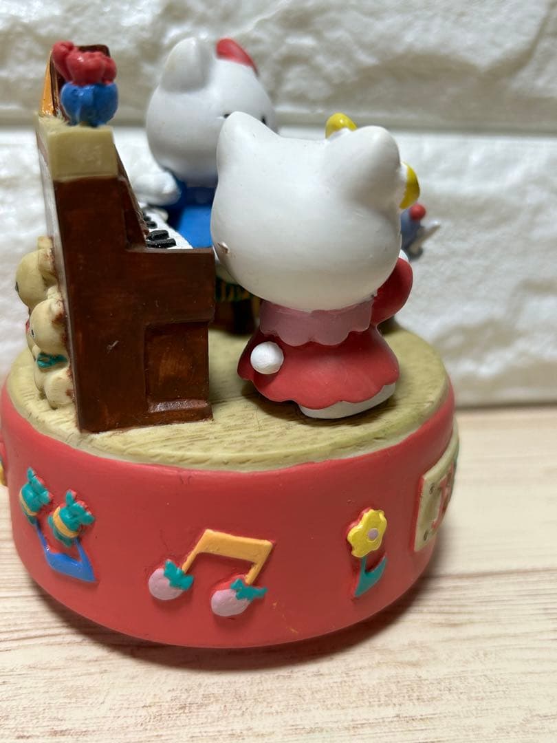 ハローキティ　レトロ　オルゴール