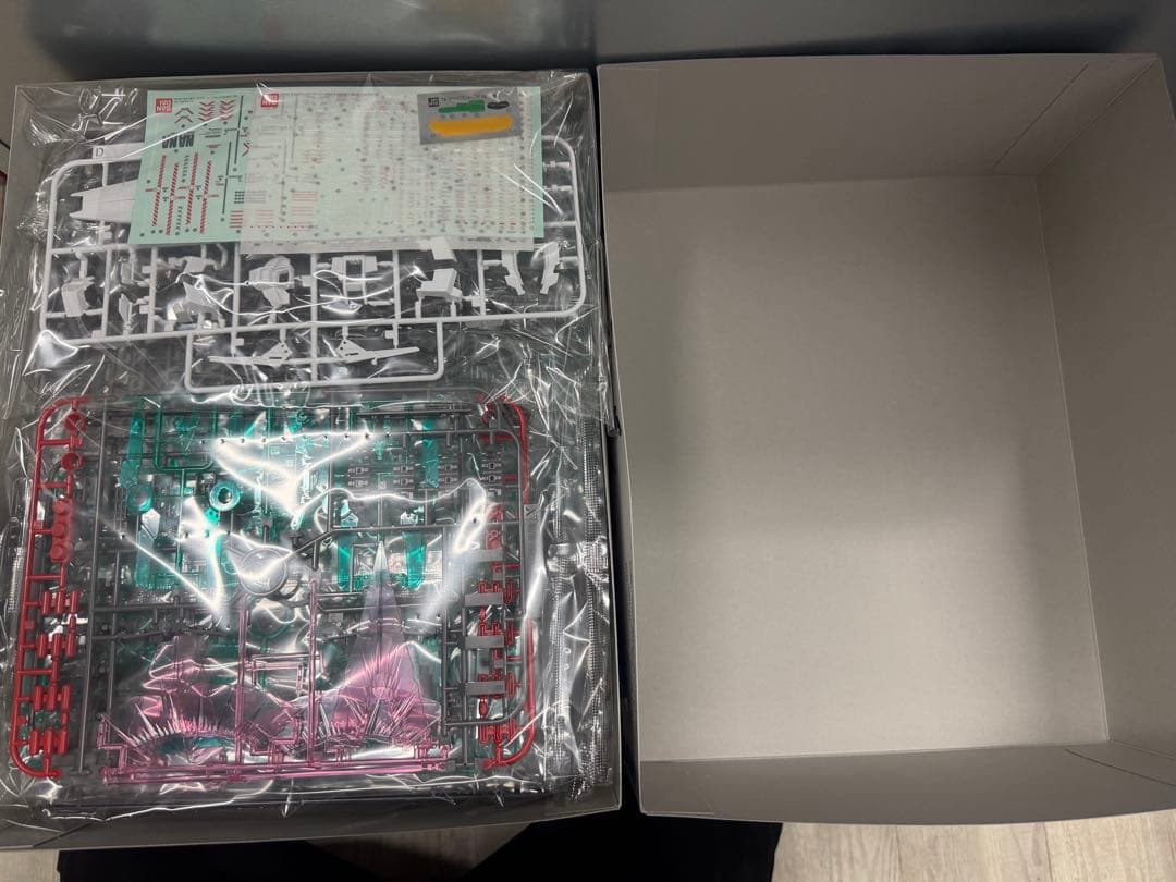 MG 1/100 FAユニコーンガンダムVer.Ka&光の結晶体セット