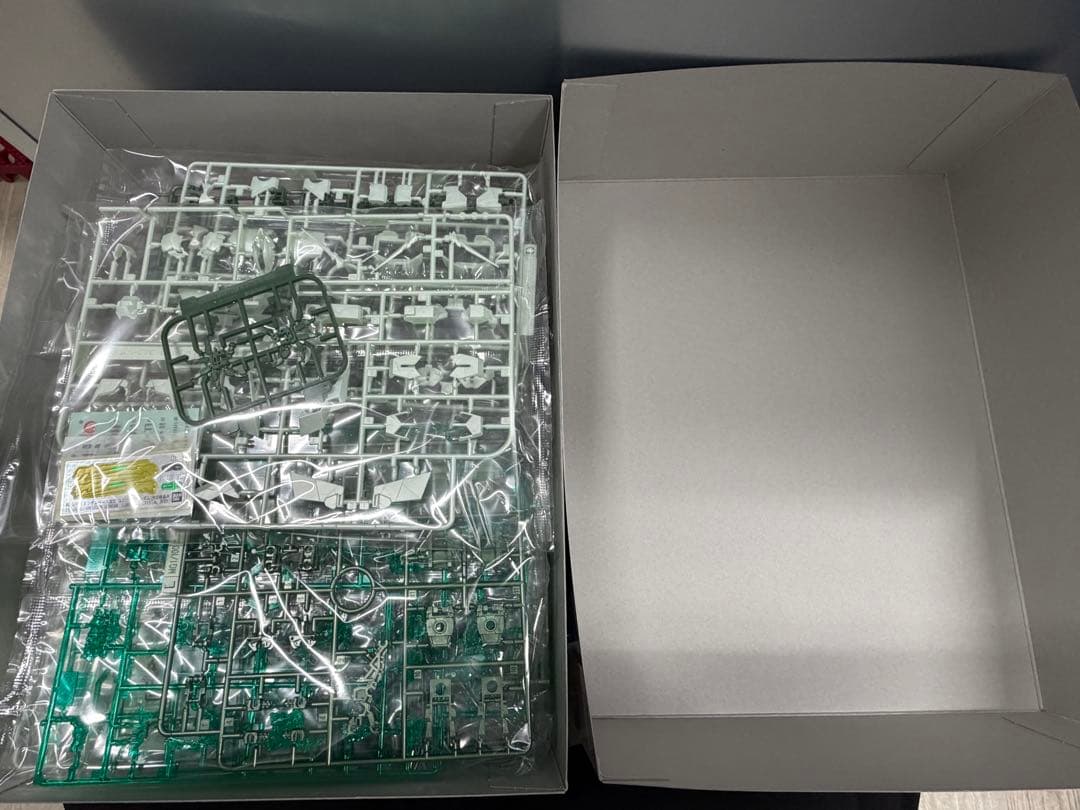 MG 1/100 FAユニコーンガンダムVer.Ka&光の結晶体セット