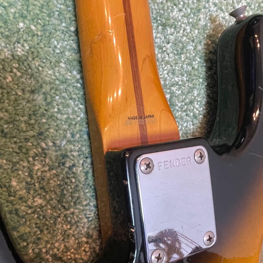 Fender Japan ベース(ケース付)