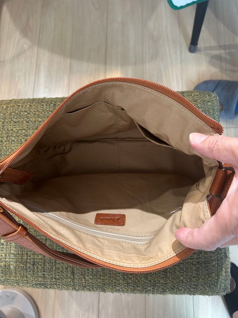 Dalia ブラウンレザーショルダーバッグ