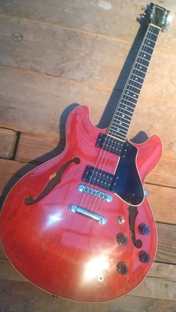 Yamaha SA-1300 Super Axeセミアコ