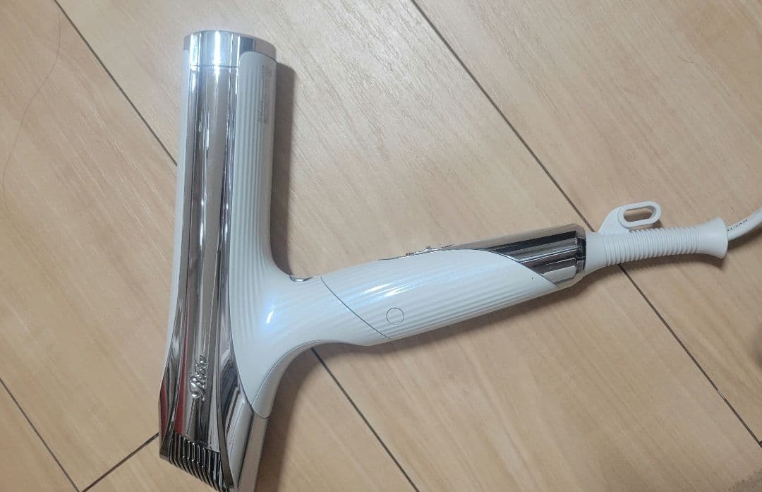 リファビューテック ドライヤー S+ ホワイト ヘアドライヤー 温度調節機能付き