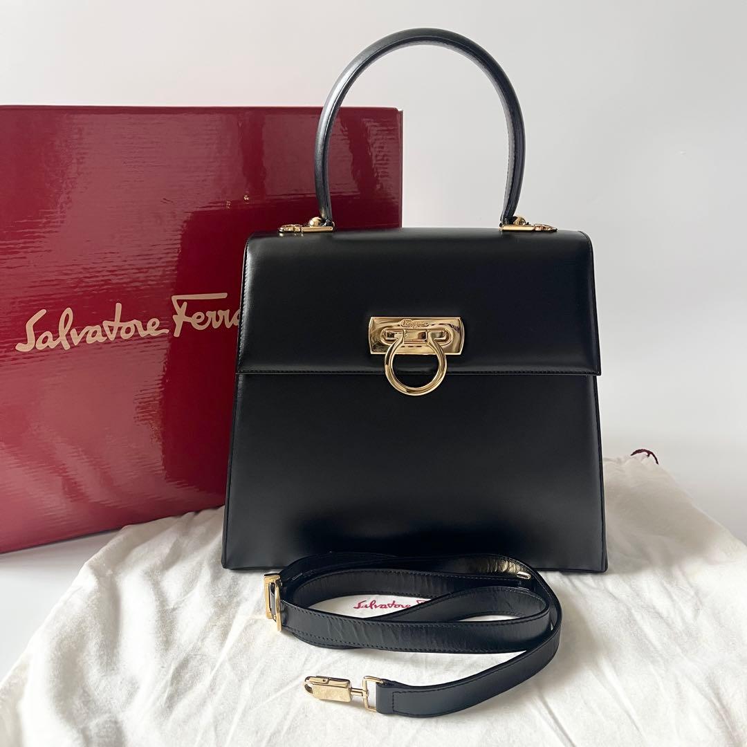フェラガモ　2way　ガンチーニ　ハンドバッグ　レザー　黒　ブラック　フォーマル