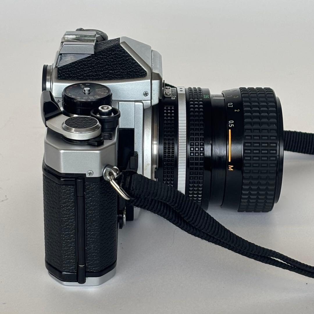 Nikon FE フィルム一眼レフ35-70mmズームレンズ付き