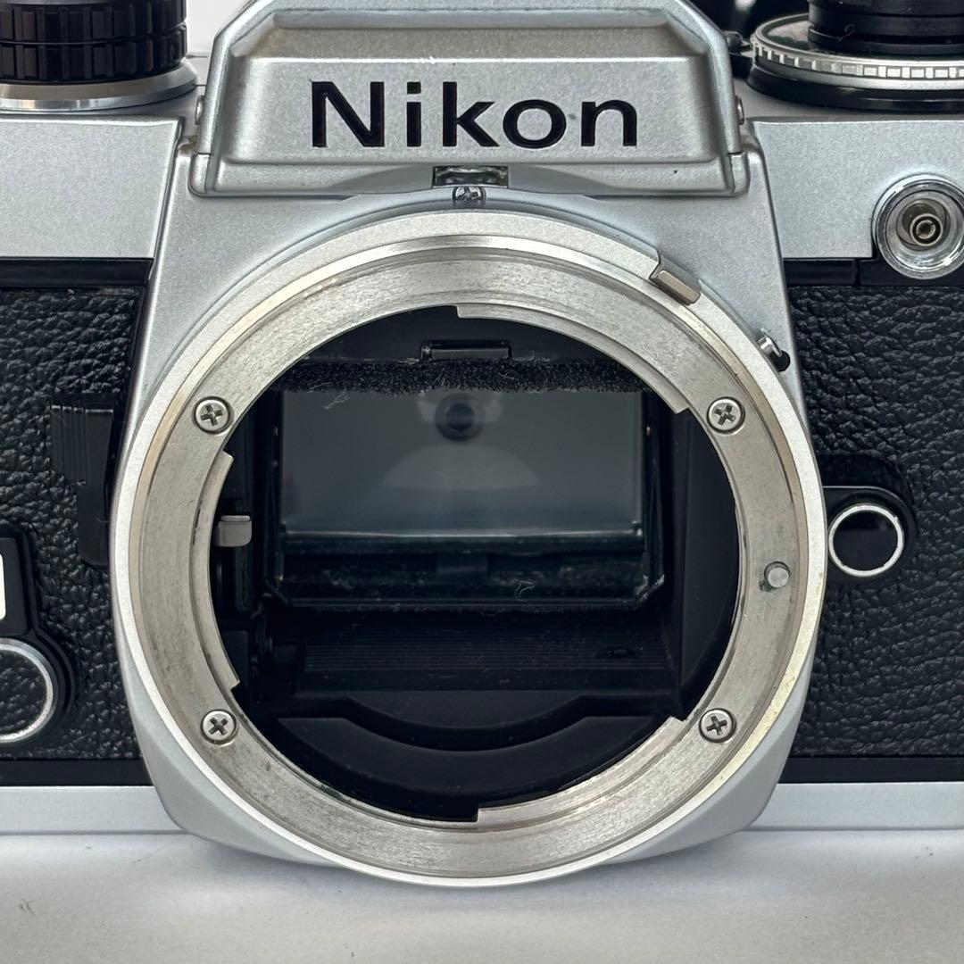 Nikon FE フィルム一眼レフ35-70mmズームレンズ付き