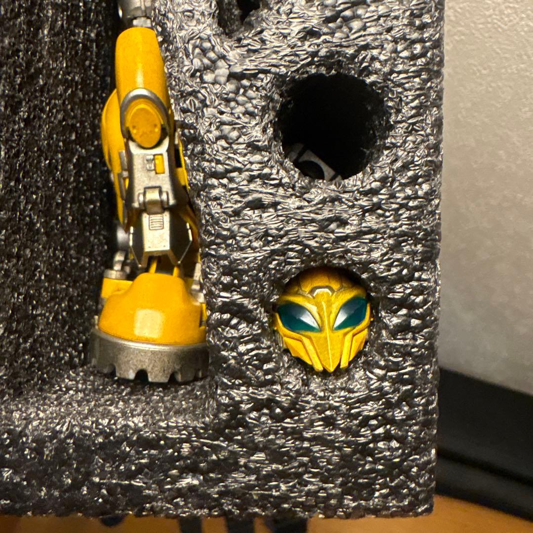 TRANSCRAFT T02 バンブルビー似　初回汚し塗装有　ロボットフィギュア