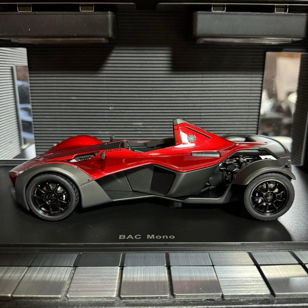 未展示品 オートアート 1/18 BAC Mono メタリックレッド