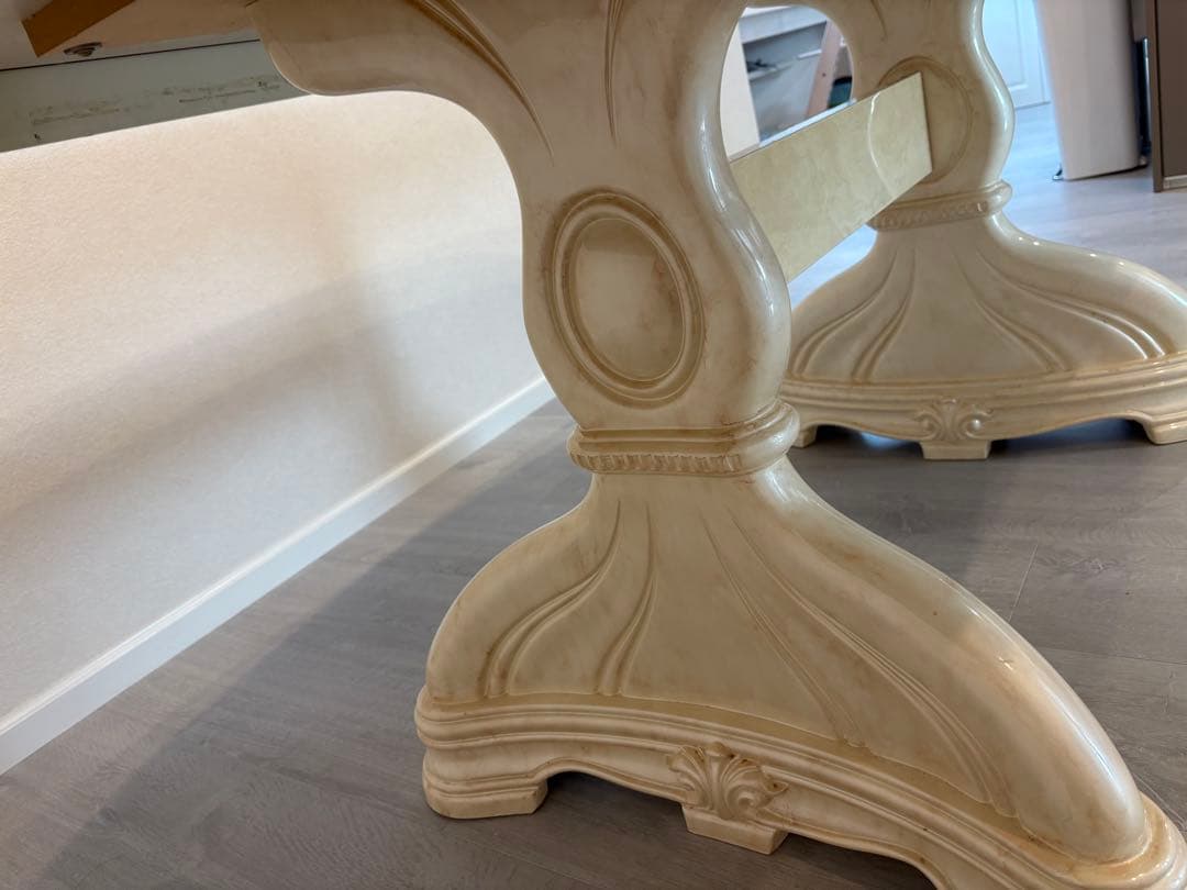 サルタレッリ社　ベルサイユシリーズダイニングテーブル