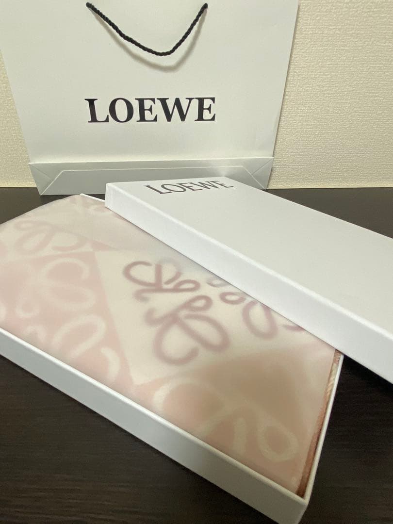 【アウトレット】ロエベ　ノベルティ　マフラー　春色ピンク