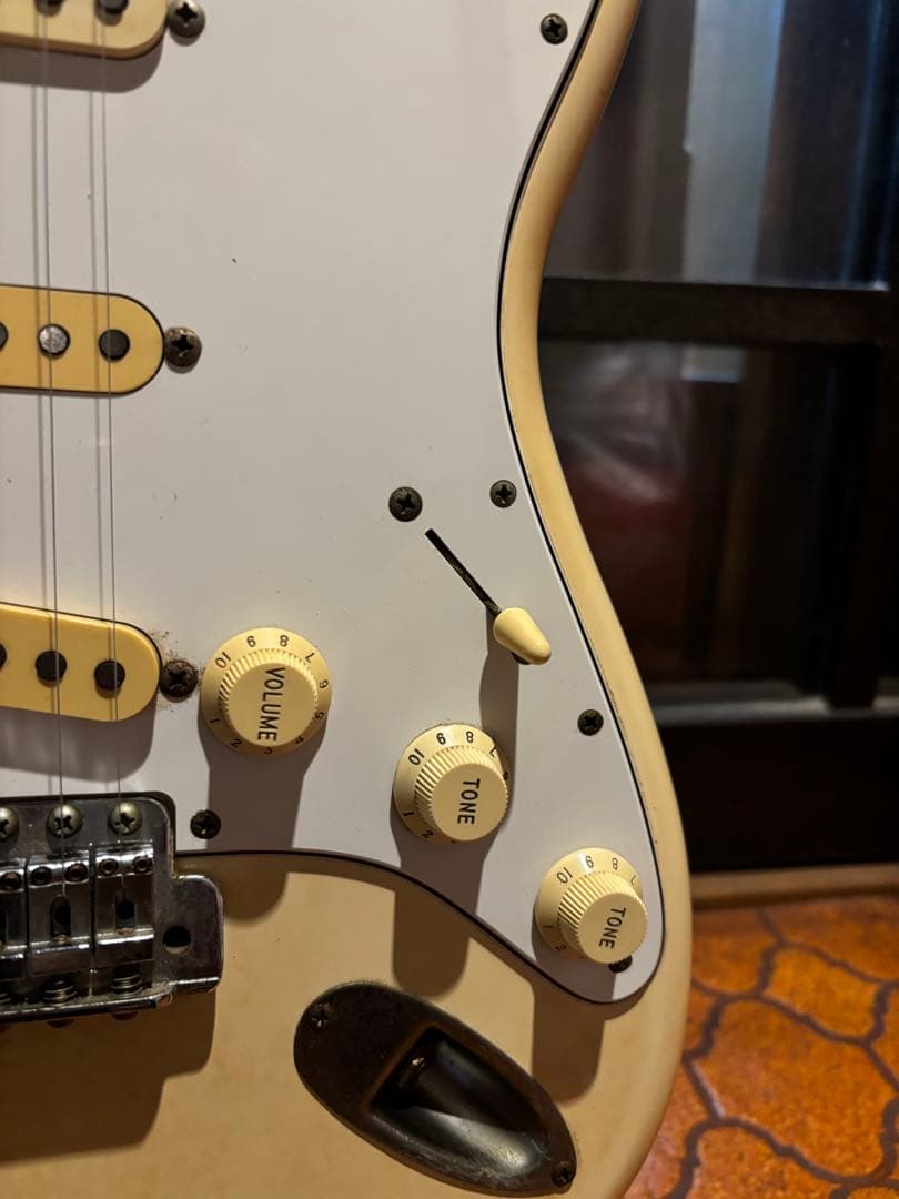 Fender Japan Stratocaster エレキギター クリーム