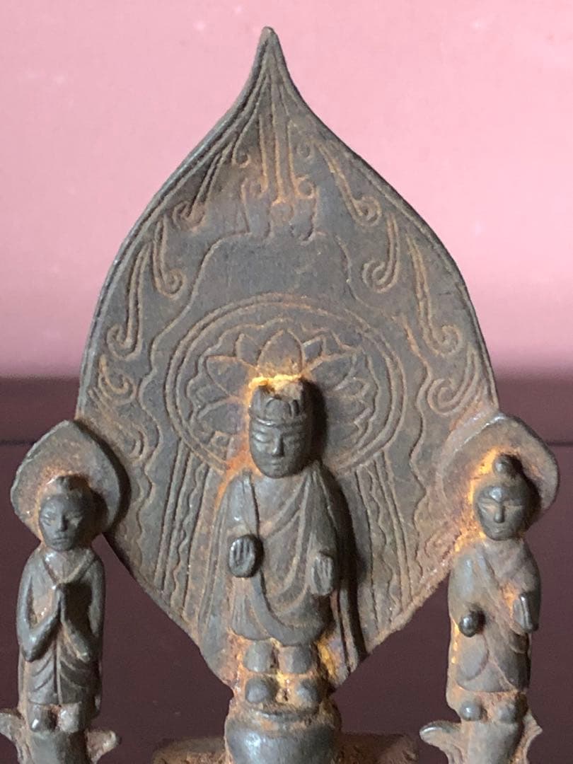 古代様式を有する古鉄三尊仏桐箱入