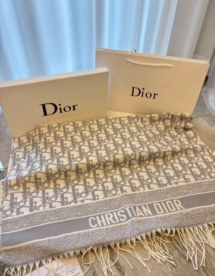 メル29609様Christian Dior ロゴ ストール グレー系 フリンジ