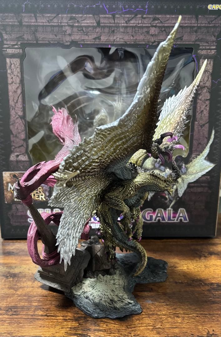 クリエイターズモデル　天迴龍シャガルマガラ