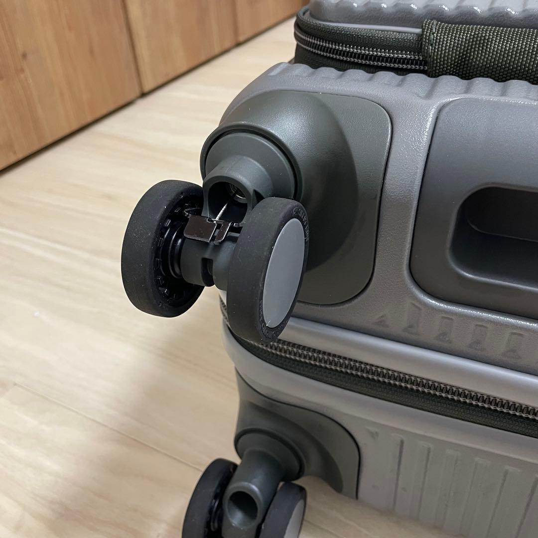 イノベータースーツケース　inv50 38ℓ 機内持ち込み